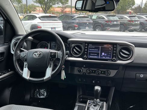 Used 2020 Toyota Tacoma SR5 w/ Technology Package AWD/4WD image 23