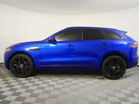 Used 2019 Jaguar F-PACE S image 6