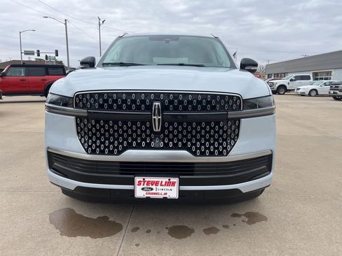 New 2026 Lincoln Navigator Reserve AWD/4WD image 3