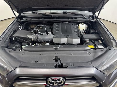 Used 2022 Toyota 4Runner Limited AWD/4WD image 33
