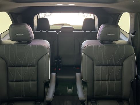 Used 2025 Buick Enclave Avenir w/ Super Cruise Package image 33