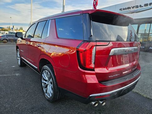 Used 2021 GMC Yukon Denali w/ Denali Premium Package image 3