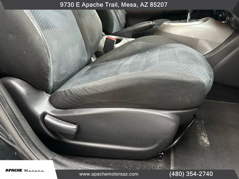 Used 2013 Nissan Juke SV image 39