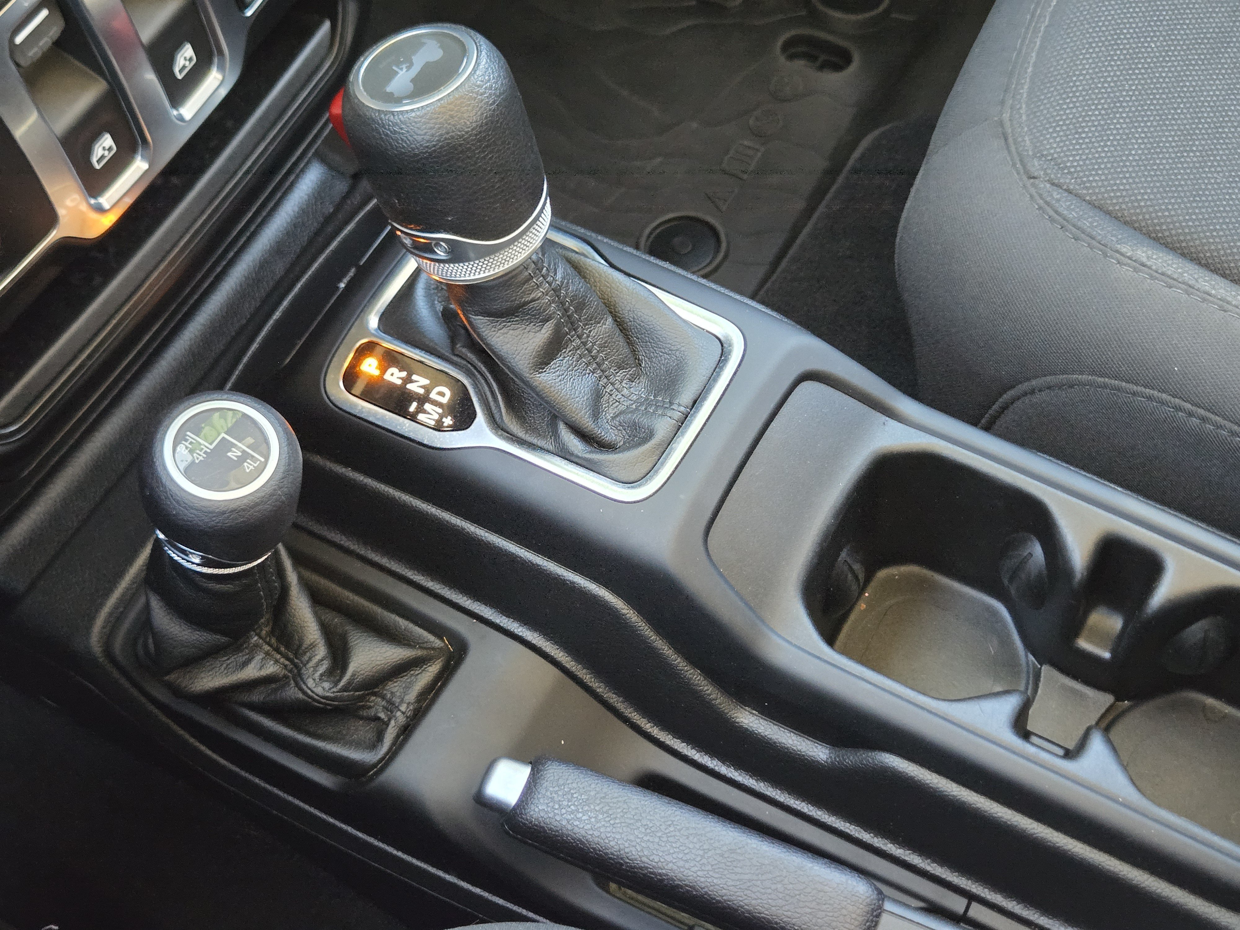 Used 2023 Jeep Wrangler Sport AWD/4WD image 21