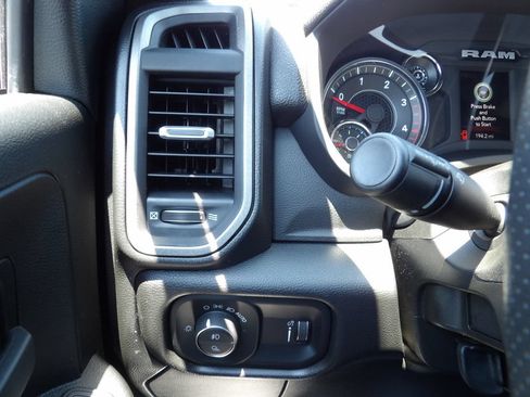 Used 2024 RAM 5500 Tradesman w/ Chrome Appearance Group AWD/4WD image 19
