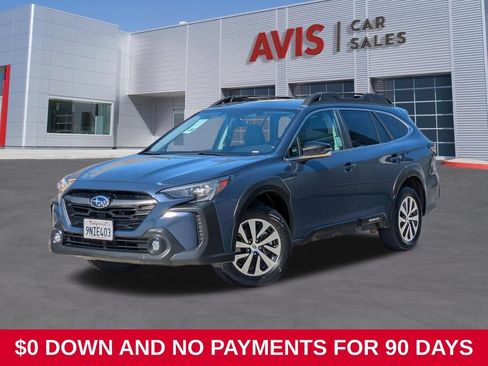 Used 2025 Subaru Outback Premium AWD/4WD image 1