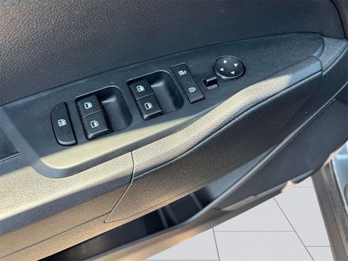 Used 2024 Kia Sportage LX image 16