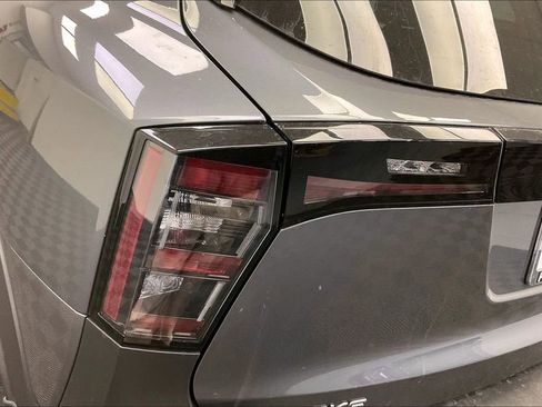 Certified 2025 Nissan Kicks SR image 25