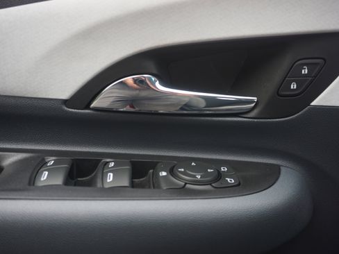 Used 2020 Chevrolet Bolt LT image 15