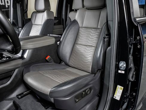 Used 2025 Chevrolet Silverado 2500 ZR2 w/ Technology Package image 29