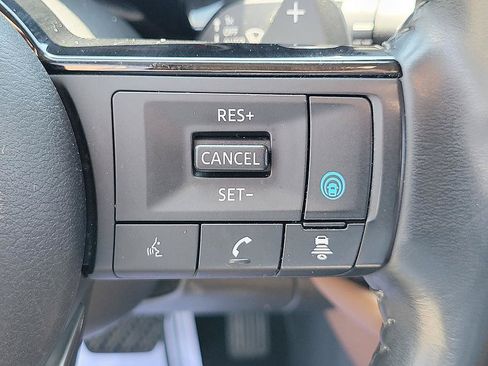 Used 2023 Nissan Pathfinder Platinum FWD image 22