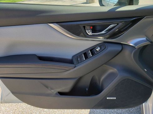 Used 2018 Subaru Crosstrek 2.0i Limited image 9