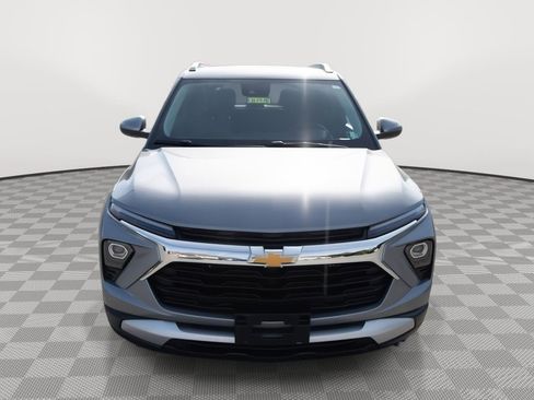 Used 2024 Chevrolet TrailBlazer LT w/ Convenience Package FWD image 2