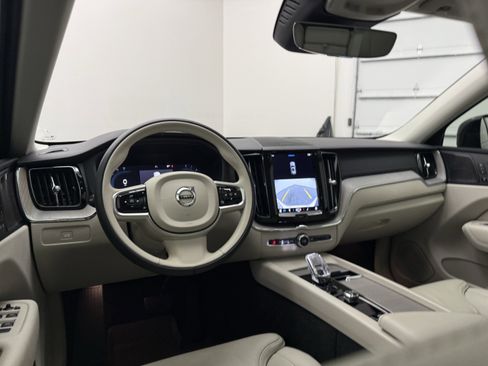 Certified 2023 Volvo XC60 B6 Ultimate w/ Protection Package Premier AWD/4WD image 23