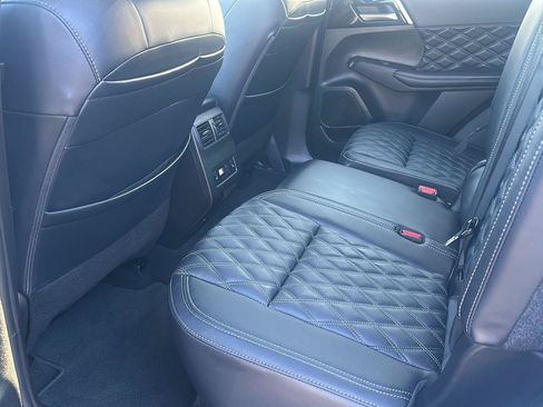 Used 2024 Mitsubishi Outlander SEL AWD/4WD image 14