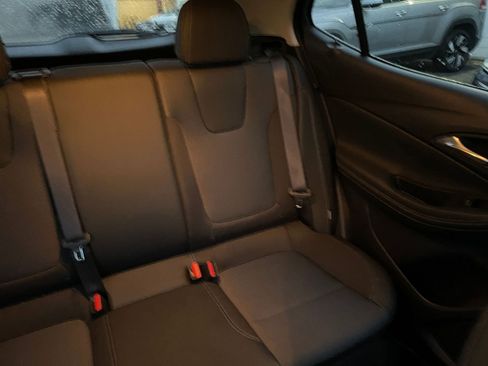 Used 2025 Buick Encore GX Preferred image 35