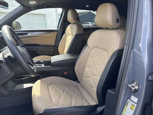 Used 2024 Volkswagen Atlas Cross Sport SE image 15
