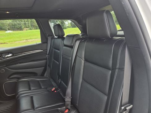 Used 2019 Jeep Grand Cherokee Overland AWD/4WD image 30
