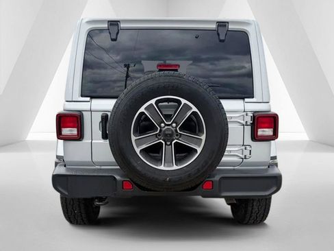 Used 2023 Jeep Wrangler Sahara image 6