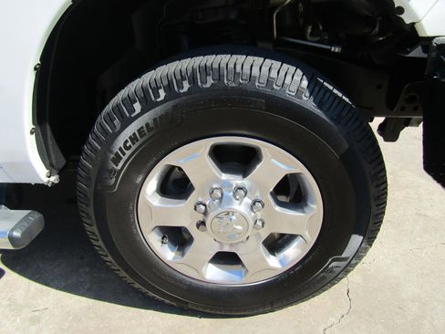 Used 2018 RAM 3500 Lone Star image 8