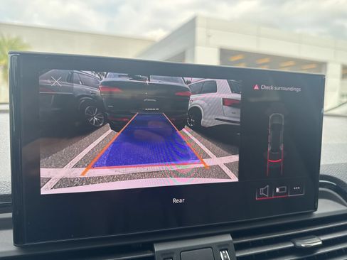 Certified 2025 Audi Q5 2.0T Premium AWD/4WD image 12