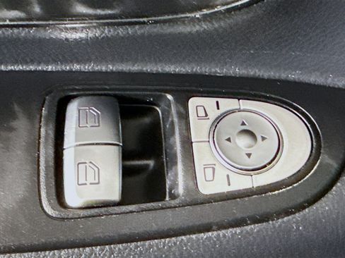 Used 2020 Mercedes-Benz Metris Passenger w/ Premium Safety Package image 23