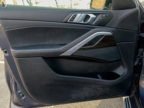 Used 2021 BMW X6 xDrive40i w/ Convenience Package image 18