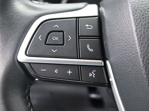 Used 2024 Toyota Highlander LE image 17