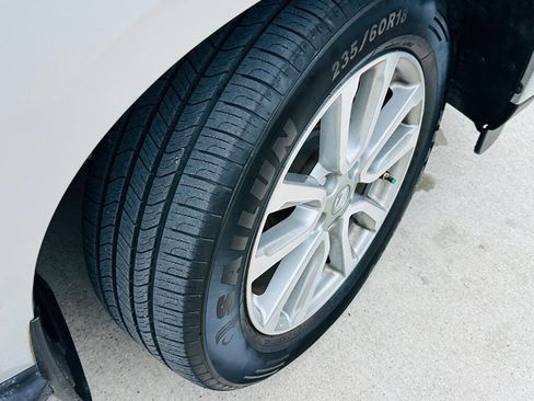 Used 2014 Nissan Pathfinder SL w/ SL Premium Package image 25