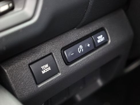 Used 2022 Nissan Frontier S w/ Technology Package AWD/4WD image 25