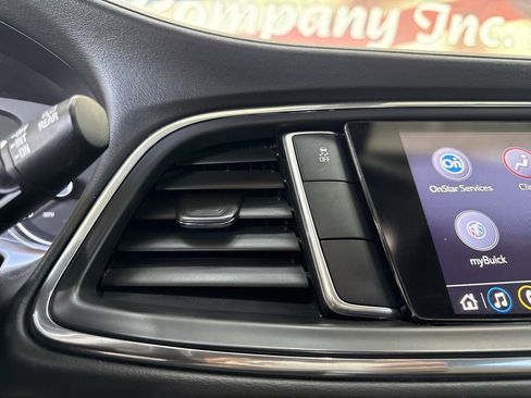 Used 2021 Buick Enclave Essence image 47