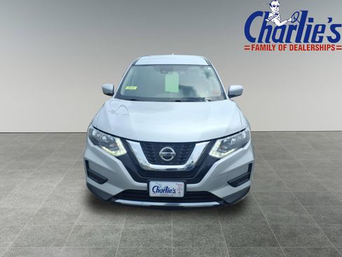 Used 2019 Nissan Rogue S AWD/4WD image 2