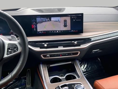 Used 2025 BMW X7 M60i AWD/4WD image 12