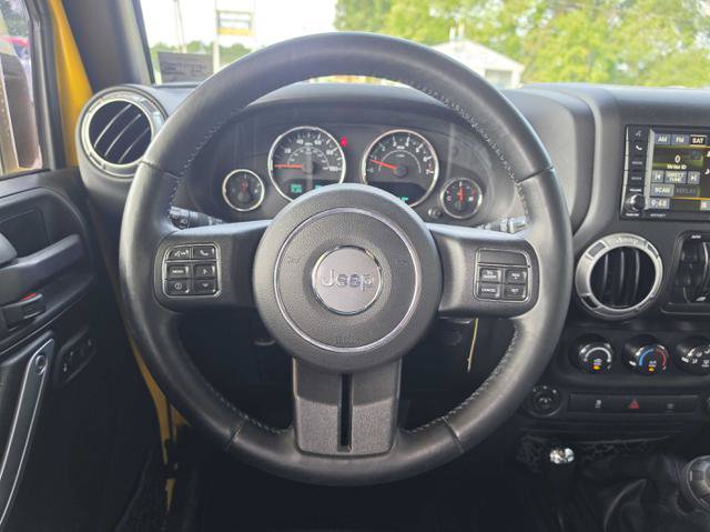 Used 2015 Jeep Wrangler Unlimited Sahara w/ Max Tow Package AWD/4WD image 22