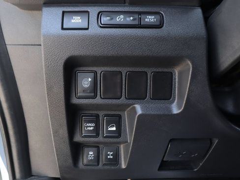 Used 2025 Nissan Frontier PRO-4X w/ Black Accent Package AWD/4WD image 19