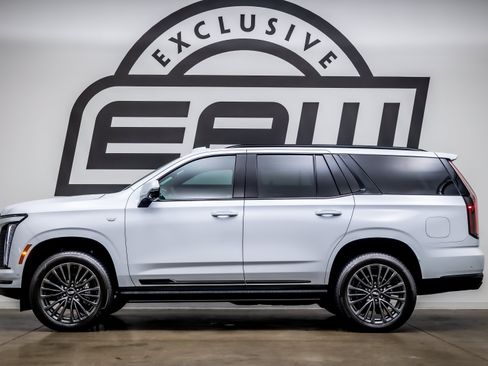 Used 2026 Cadillac Escalade Platinum Sport AWD/4WD image 6