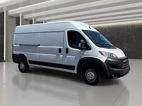 Used 2024 RAM ProMaster 2500 w/ Convenience Group FWD image 8