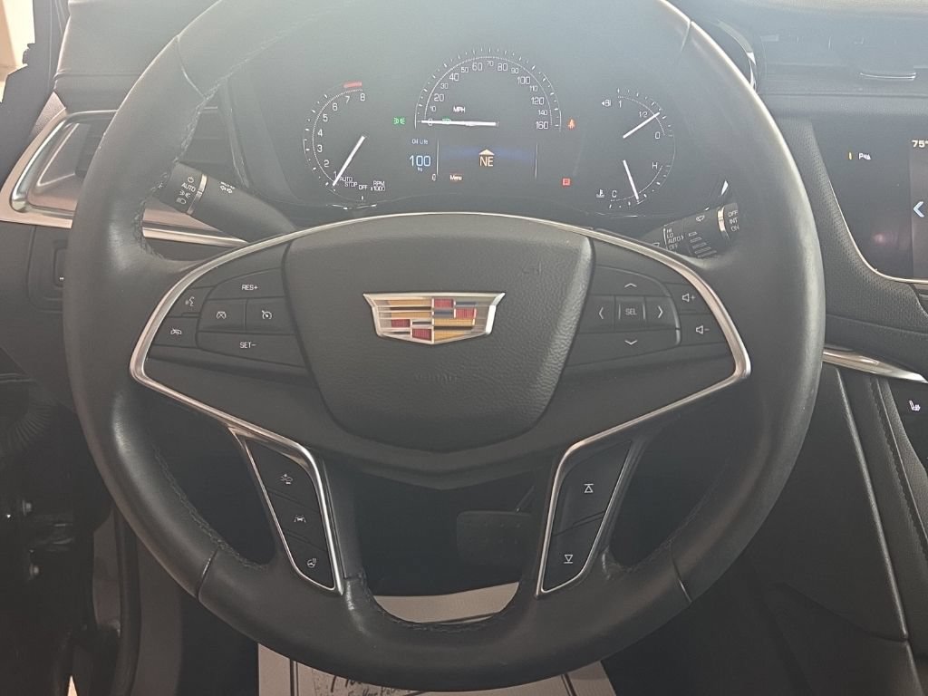 Used 2017 Cadillac XT5 Luxury w/ Driver Awareness Package FWD image 23