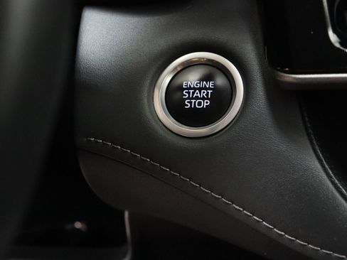 Used 2024 Toyota Highlander Limited image 17