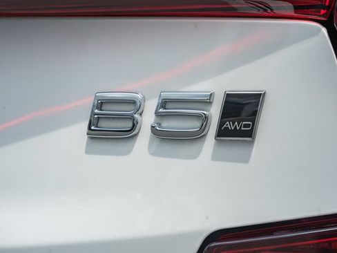 Certified 2024 Volvo S60 B5 Plus AWD/4WD image 9