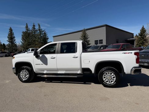 Used 2022 Chevrolet Silverado 3500 LT w/ All Star Edition image 17