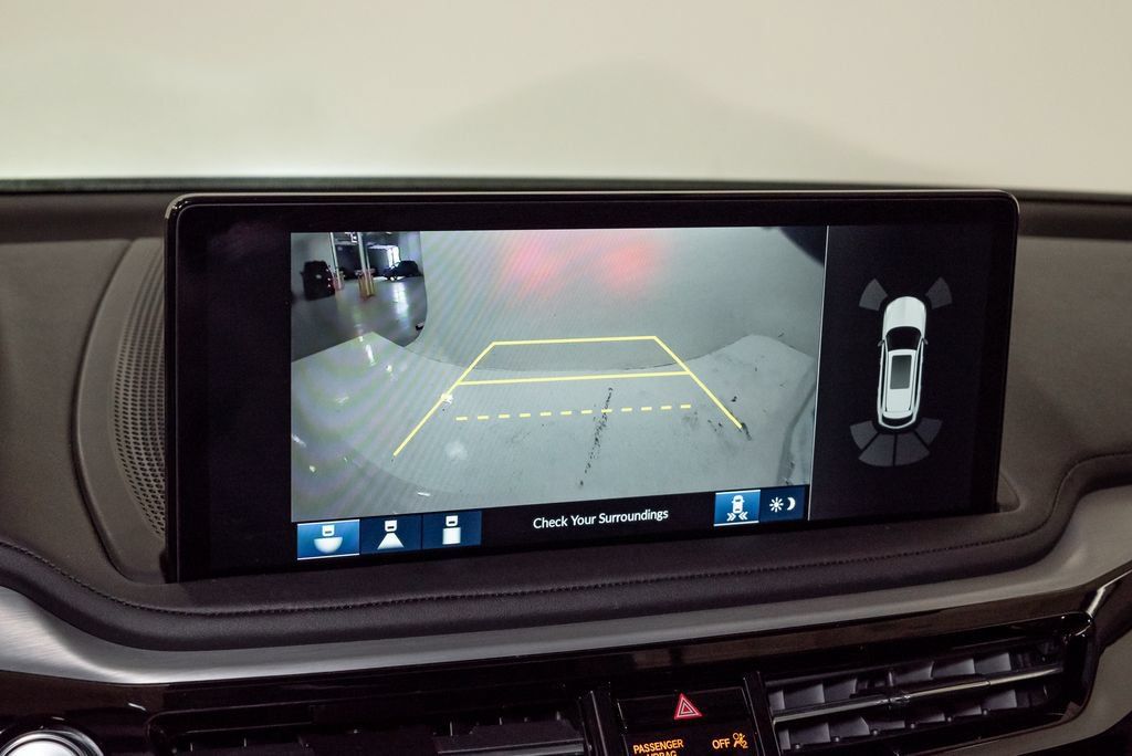 Used 2025 Acura MDX w/ Technology Package AWD/4WD image 18