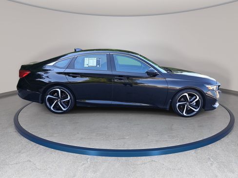 Used 2022 Honda Accord Sport image 4