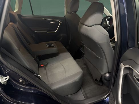 Used 2021 Toyota RAV4 XLE AWD/4WD image 14