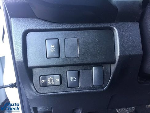 Used 2022 Toyota Tacoma SR image 34