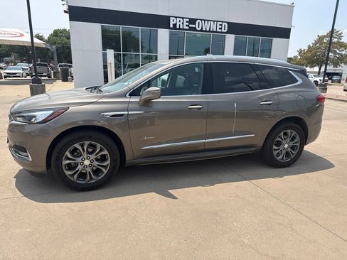 Used 2020 Buick Enclave Avenir w/ Avenir Technology Package FWD image 1