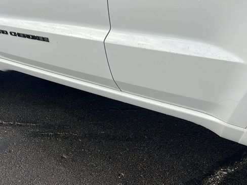 Used 2019 Jeep Grand Cherokee Altitude image 10