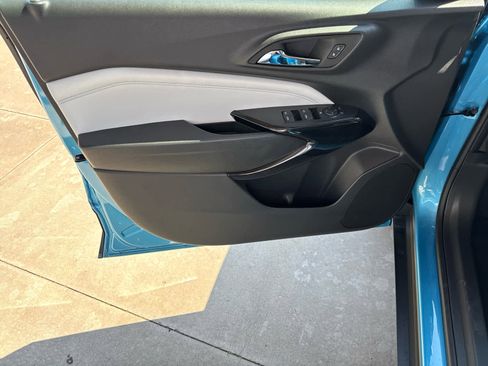 New 2025 Chevrolet Trax LT image 8