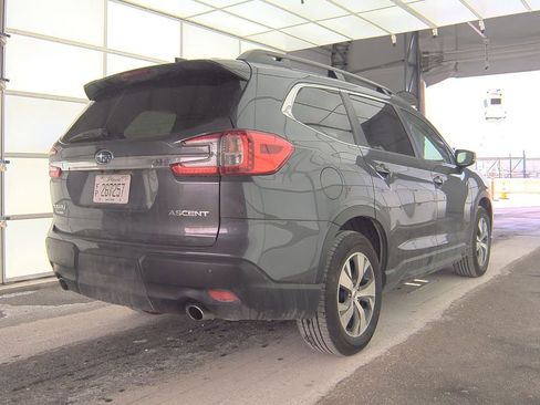 Used 2024 Subaru Ascent Premium w/ Convenience Package image 2