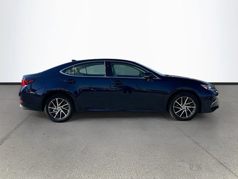 Used 2016 Lexus ES 350 w/ Premium Package w/Wood Trim image 8